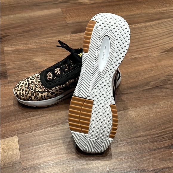 NIB ADIDAS Cloudfoam Sneakers - Picture 2 of 4